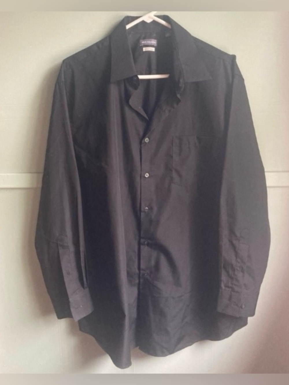 Van Heusen Black Long-Sleeve Dress Shirt